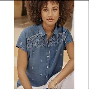 J. Jill Short Sleeve Floral Denim Chambray Tencel Button Up Shirt Crochet Trim L